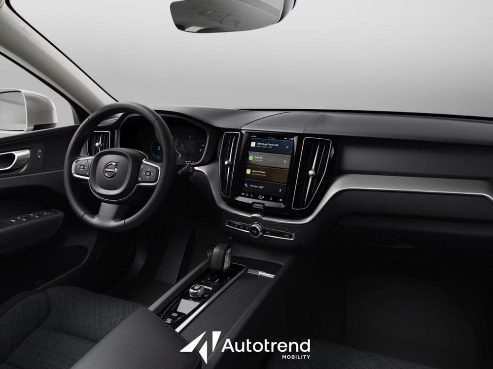 Volvo XC60 nuova a Bari (6)