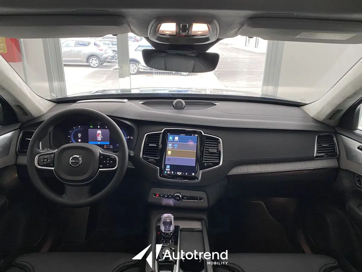 Volvo XC90 nuova a Bari (11)
