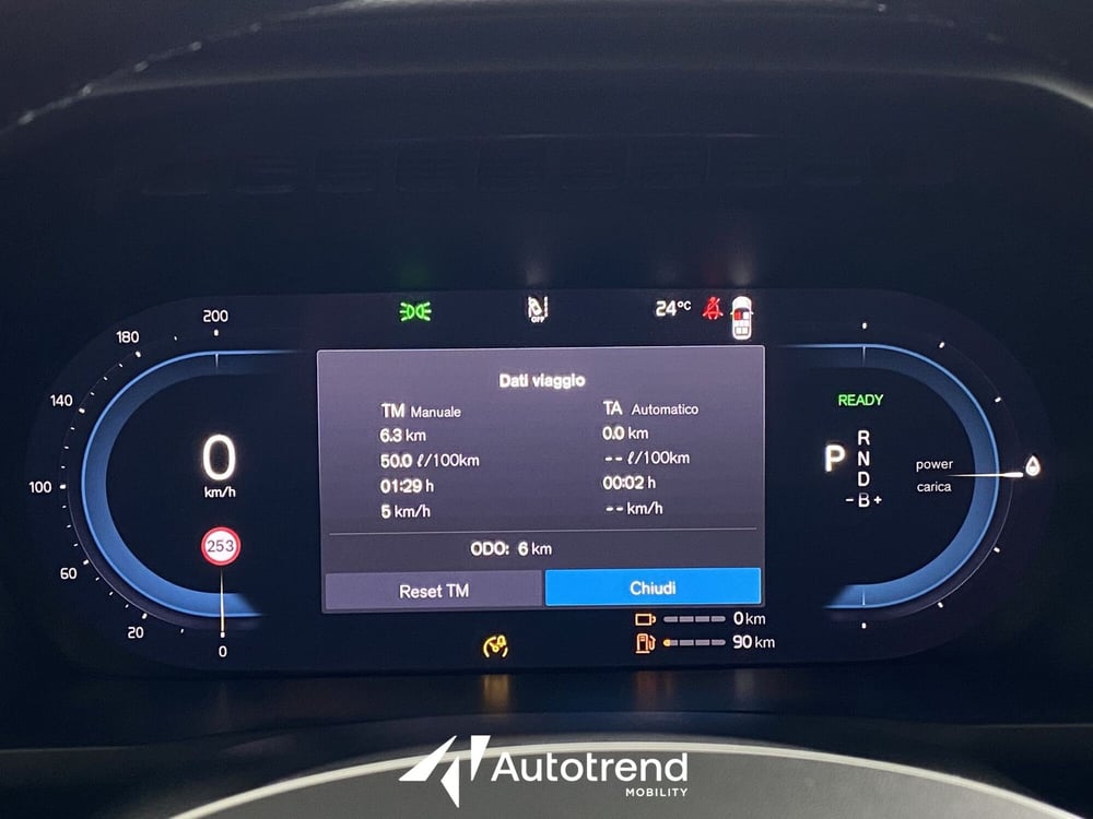 Volvo XC90 nuova a Bari (13)