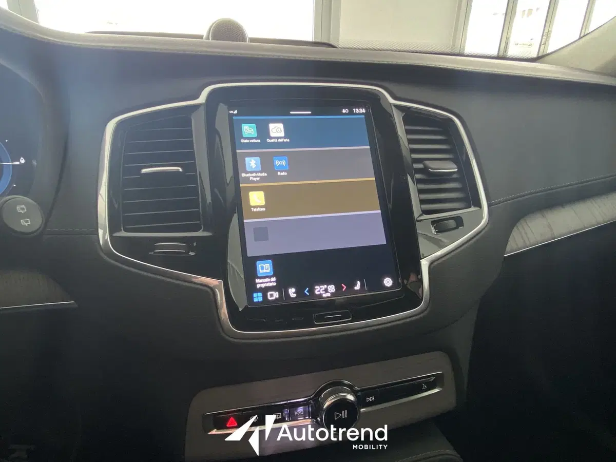 Volvo XC90 nuova a Bari (15)