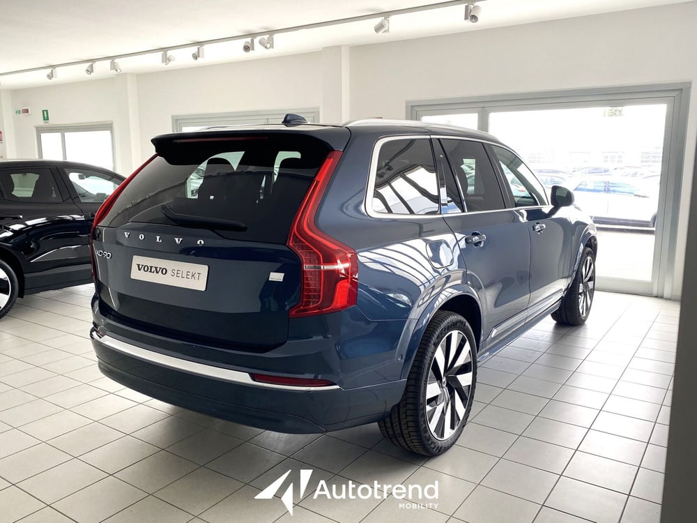 Volvo XC90 nuova a Bari (2)