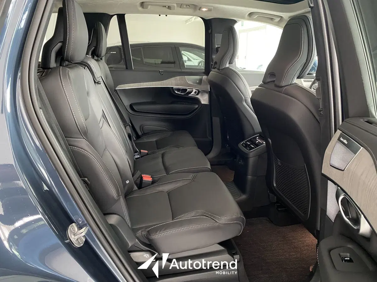 Volvo XC90 nuova a Bari (20)