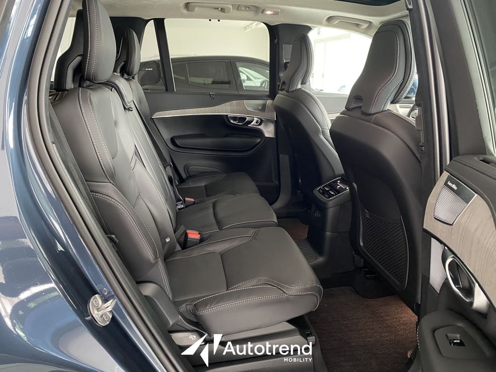 Volvo XC90 nuova a Bari (20)