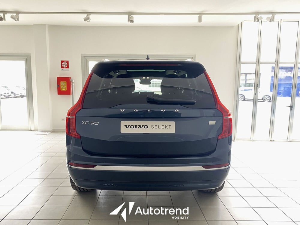 Volvo XC90 nuova a Bari (4)