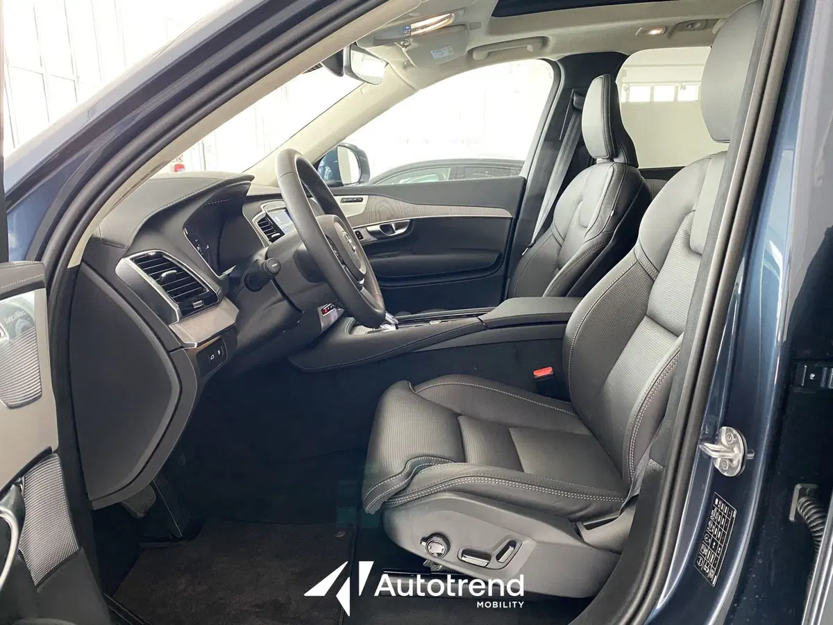Volvo XC90 nuova a Bari (6)