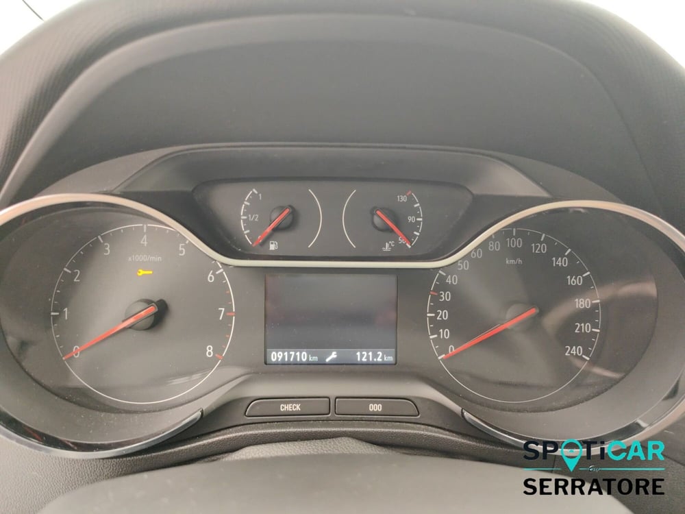 Opel Crossland X usata a Como (10)