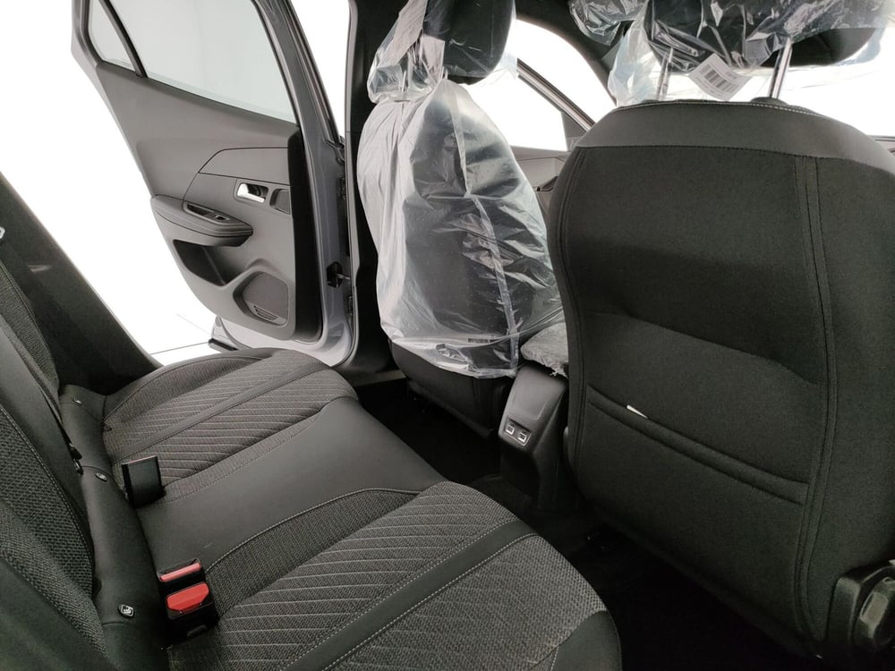 Peugeot 2008 nuova a Caserta (10)