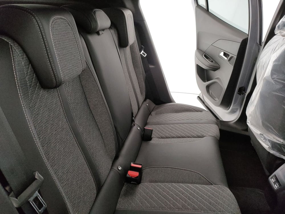 Peugeot 2008 nuova a Caserta (11)