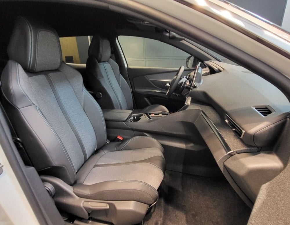 Peugeot 3008 nuova a Ferrara (5)