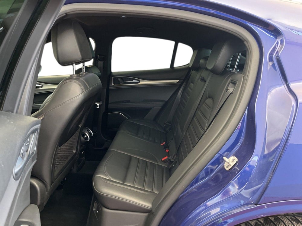 Alfa Romeo Stelvio usata a Torino (9)