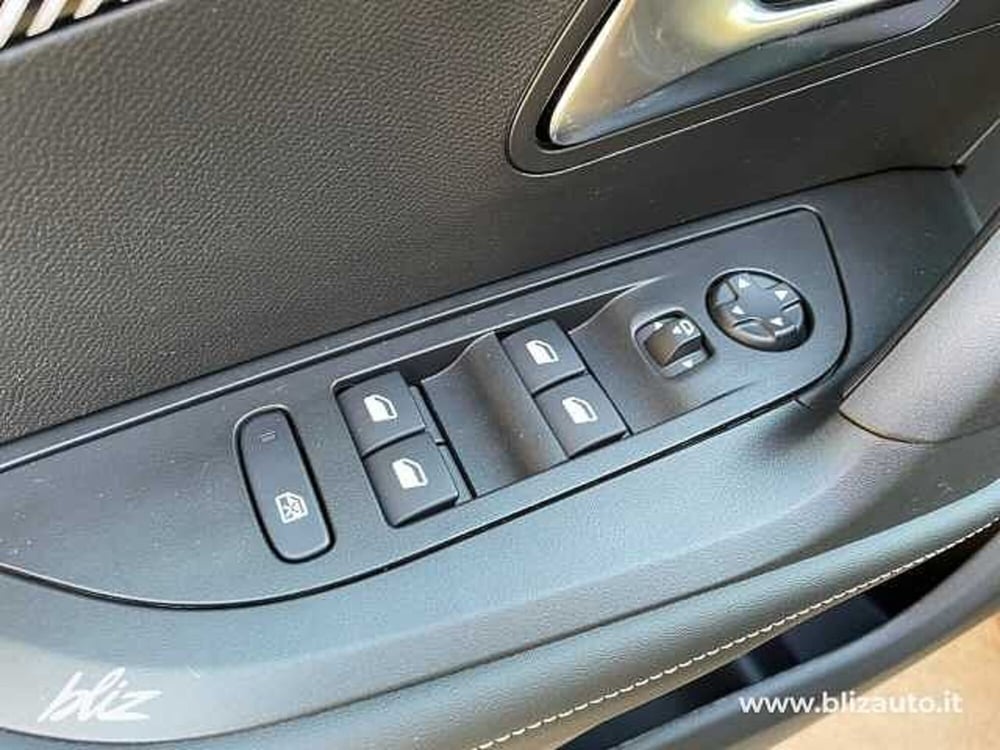 Peugeot 2008 nuova a Udine (16)
