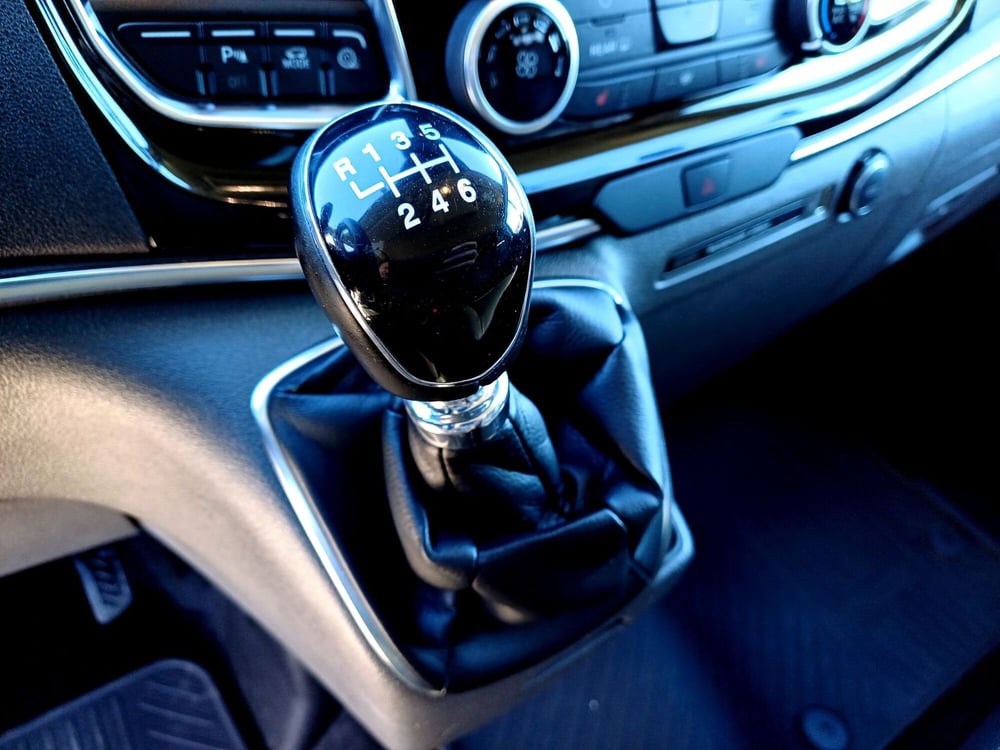 Ford Tourneo Custom usata  (8)