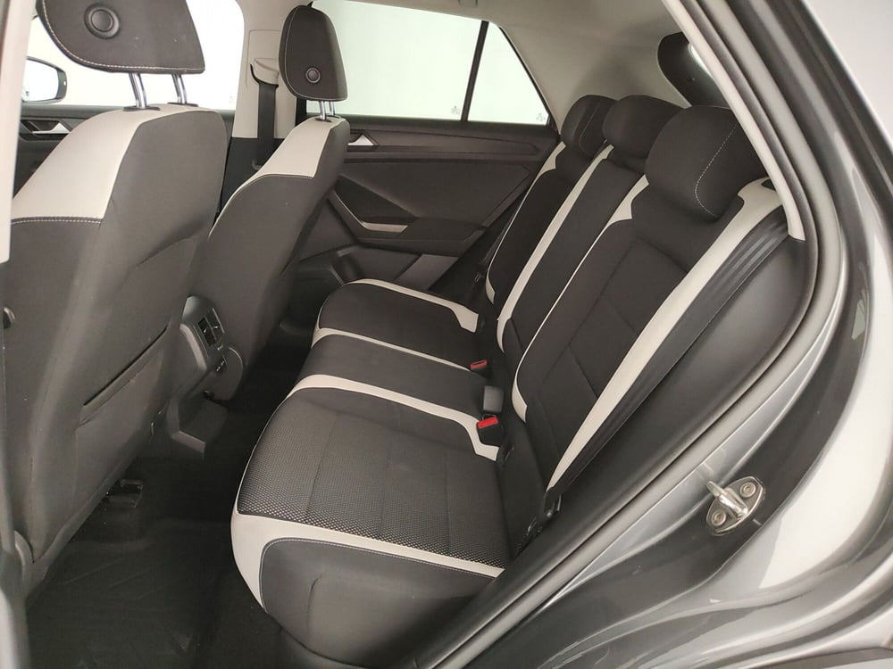 Volkswagen T-Roc usata a Caserta (18)