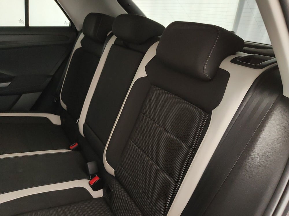 Volkswagen T-Roc usata a Caserta (19)