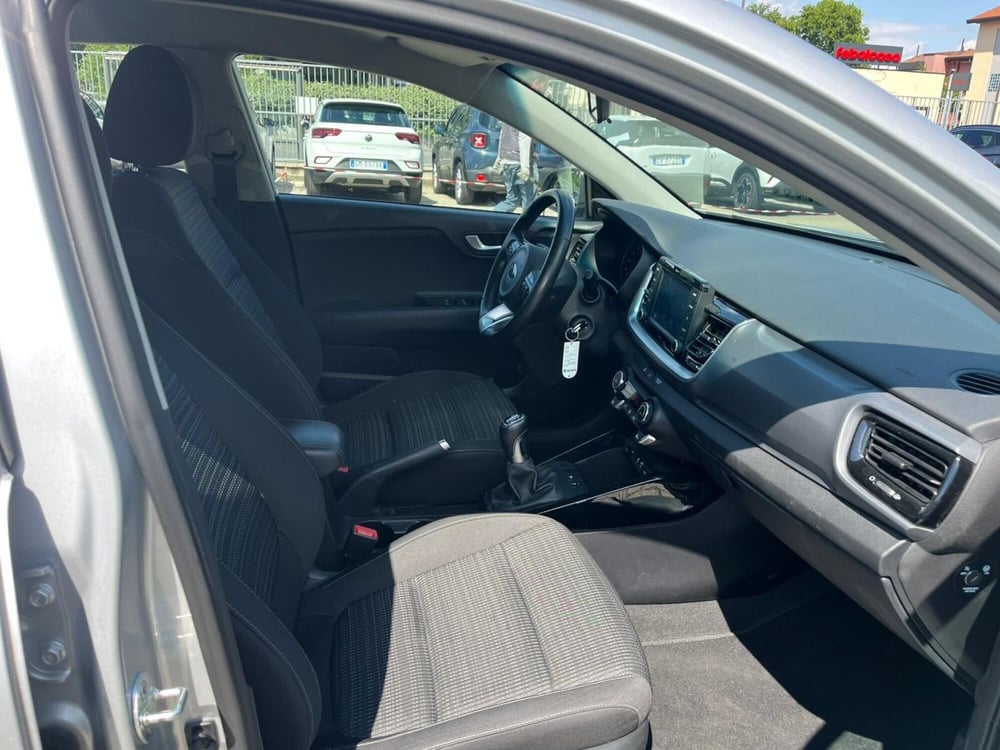 Kia Stonic usata a Milano (12)