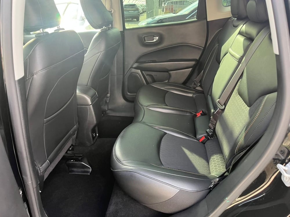 Jeep Compass usata a Milano (13)