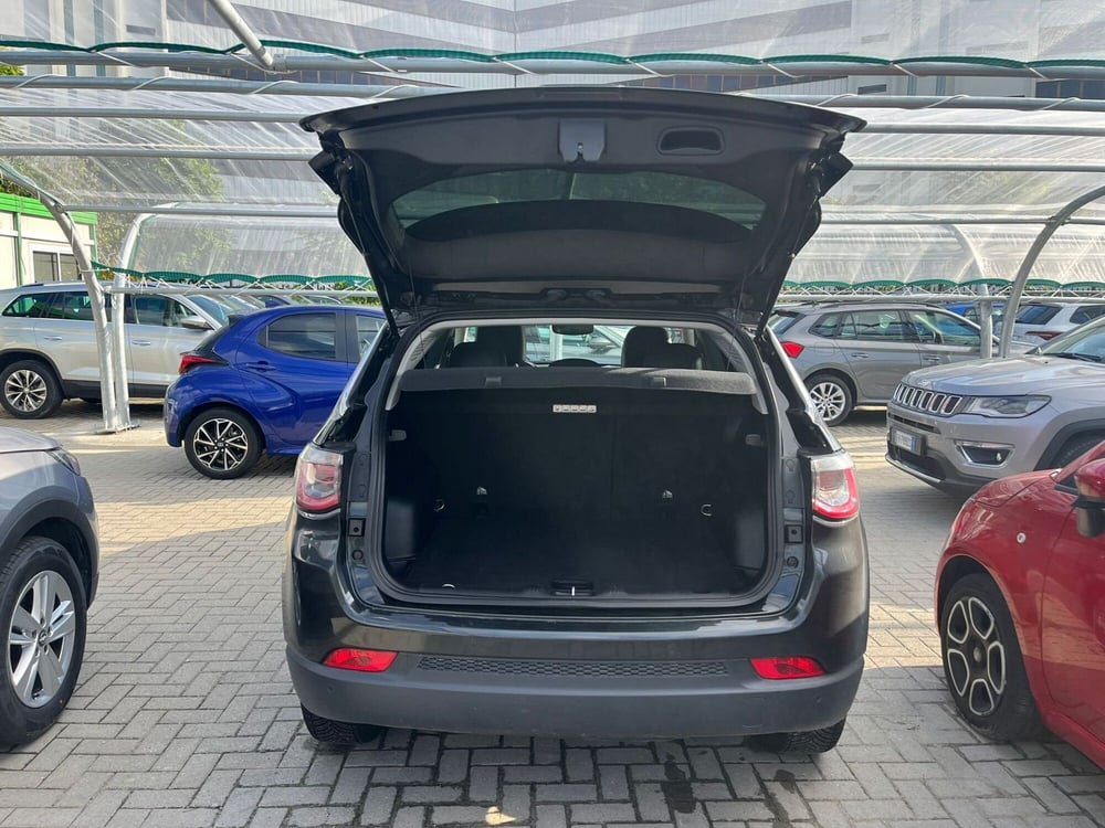 Jeep Compass usata a Milano (9)