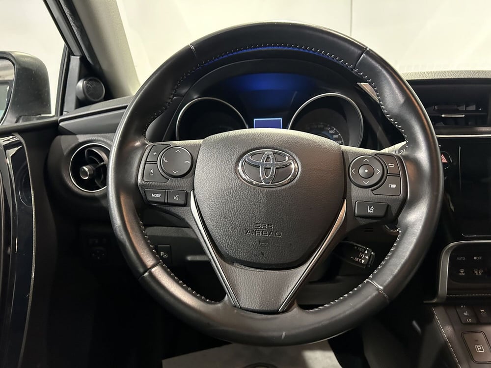 Toyota Auris usata a Milano (10)