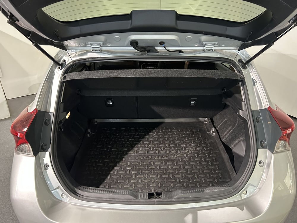 Toyota Auris usata a Milano (11)