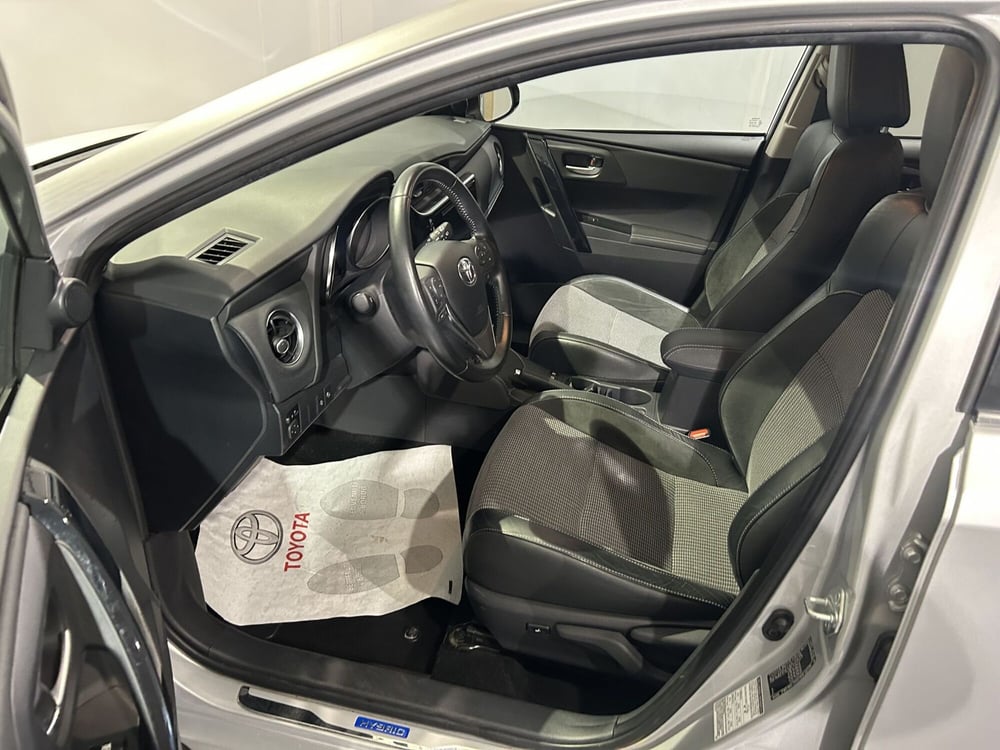 Toyota Auris usata a Milano (12)