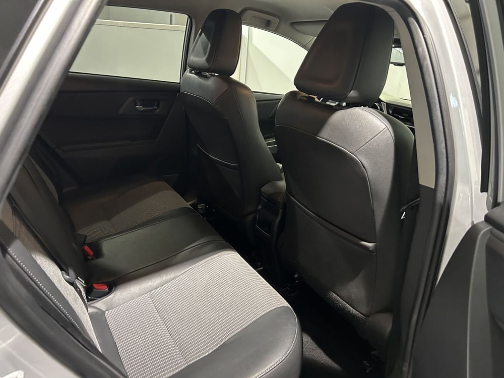 Toyota Auris usata a Milano (8)