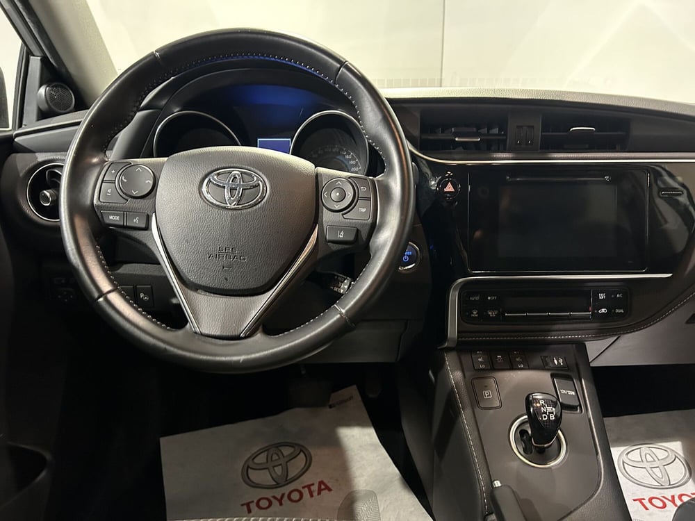 Toyota Auris usata a Milano (9)