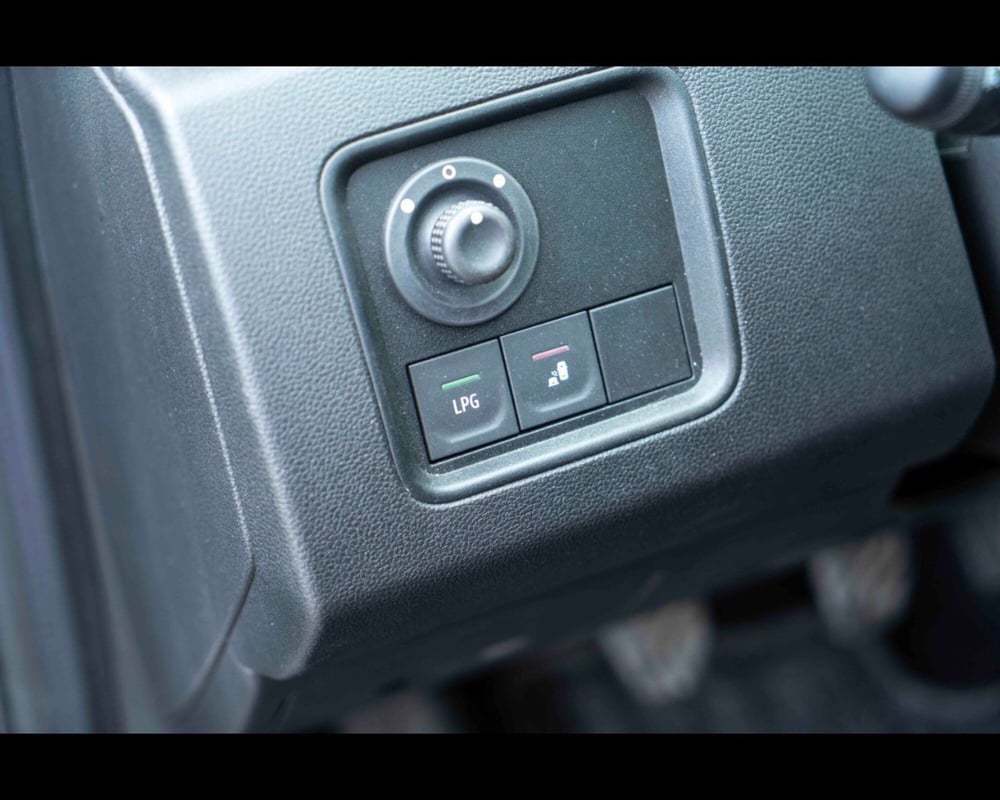 Dacia Duster usata a Venezia (18)