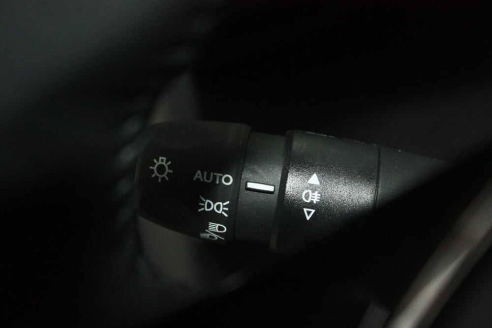 Peugeot 208 nuova a Viterbo (18)