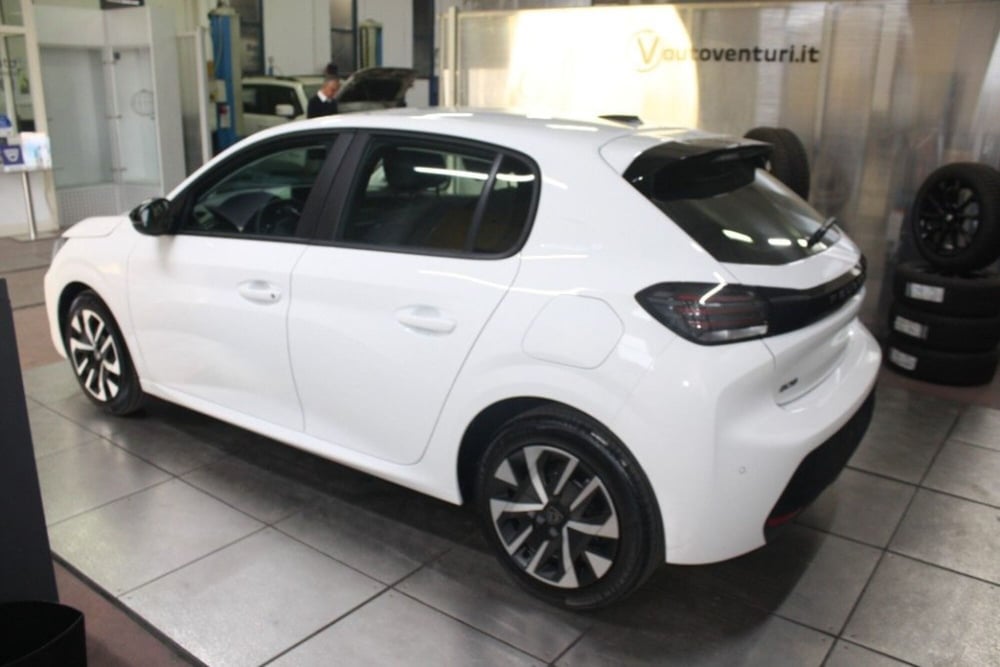 Peugeot 208 nuova a Viterbo (5)