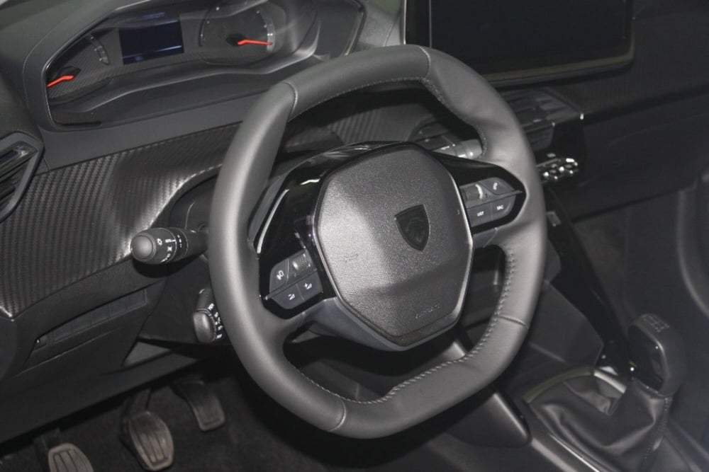 Peugeot 208 nuova a Viterbo (9)