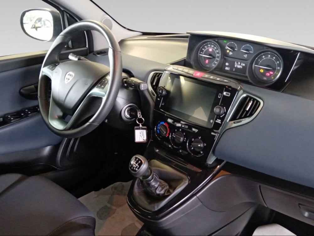 Lancia Ypsilon usata a Siena (12)