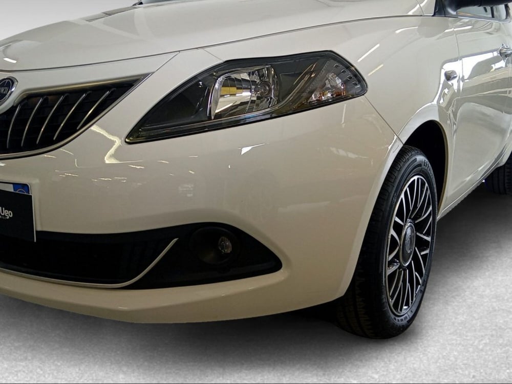Lancia Ypsilon usata a Siena (2)