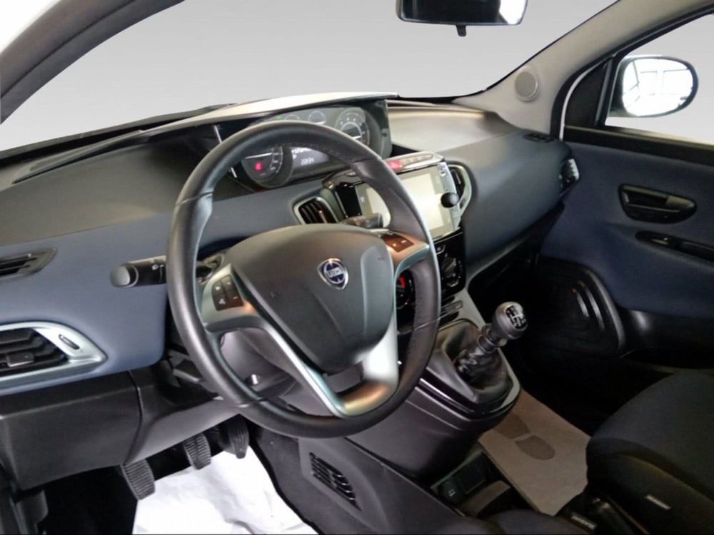 Lancia Ypsilon usata a Siena (9)