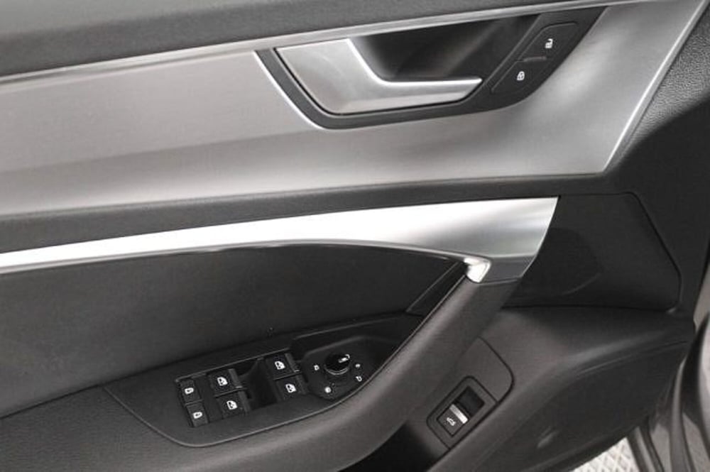 Audi A6 Avant usata a Novara (9)