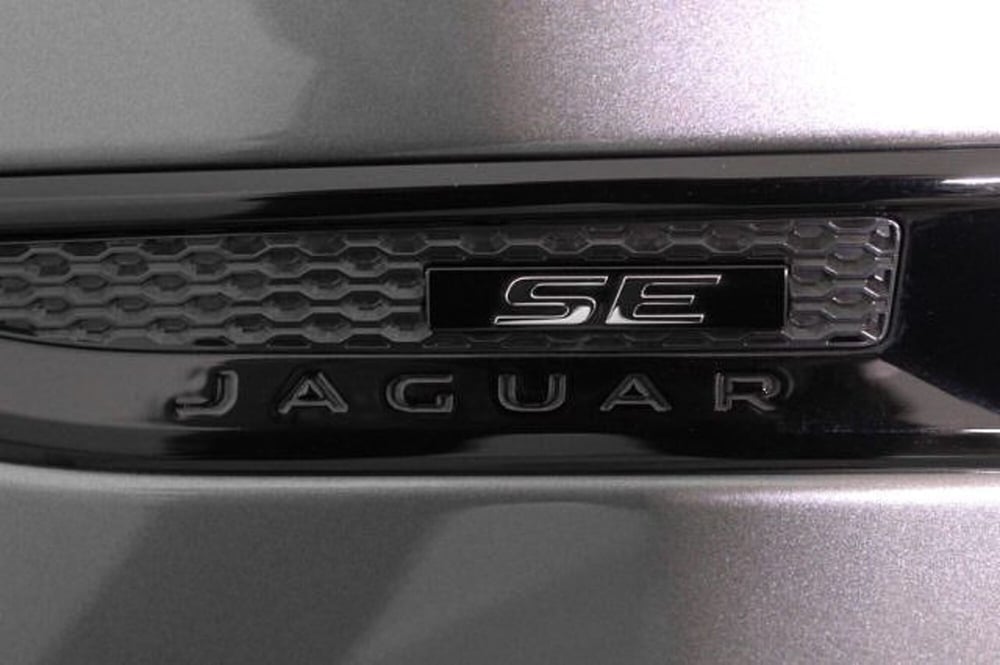 Jaguar E-Pace usata a Novara (17)