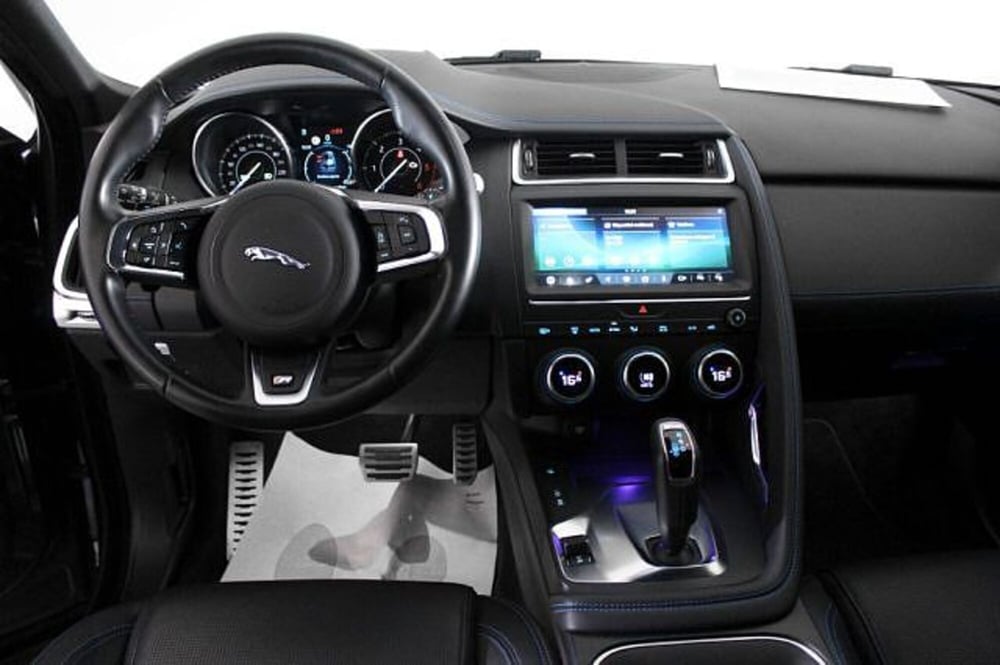 Jaguar E-Pace usata a Novara (6)