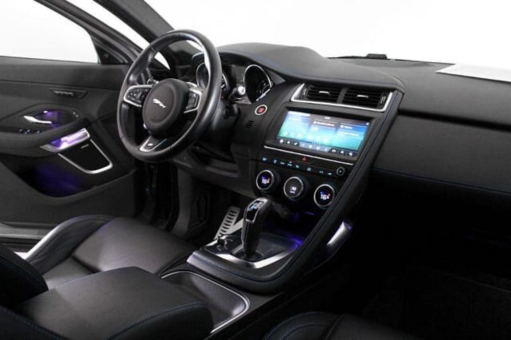 Jaguar E-Pace usata a Novara (7)