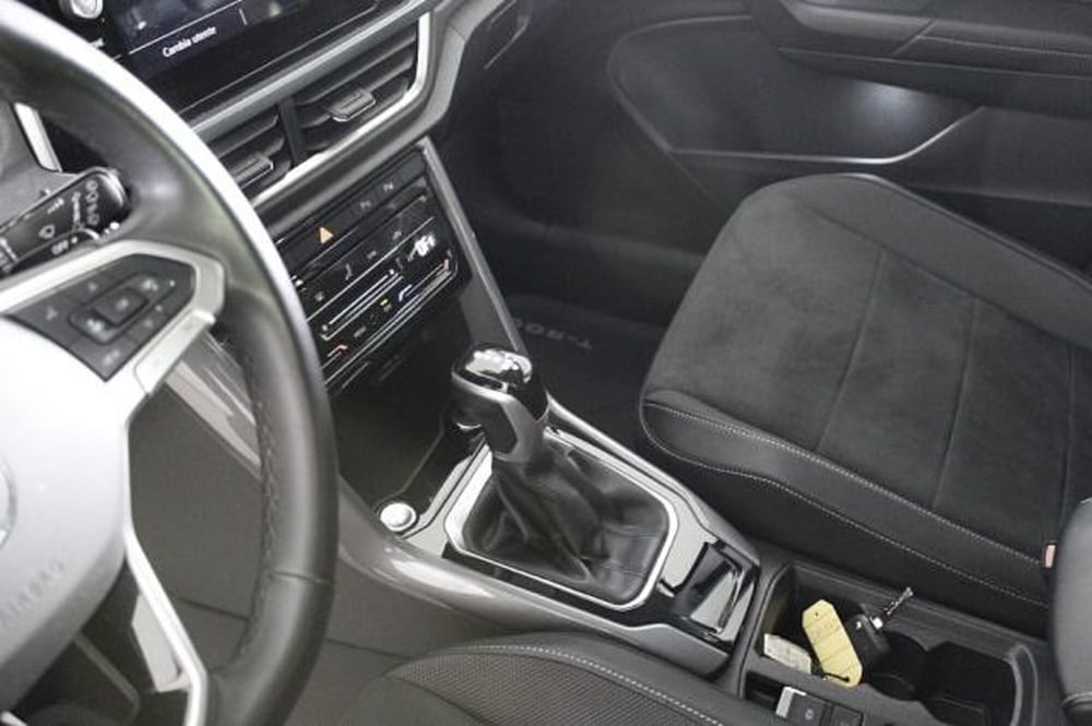 Volkswagen T-Roc Cabrio usata a Novara (13)