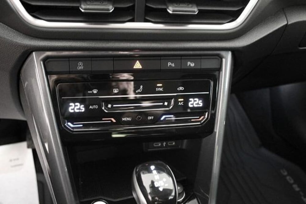 Volkswagen T-Roc Cabrio usata a Novara (14)