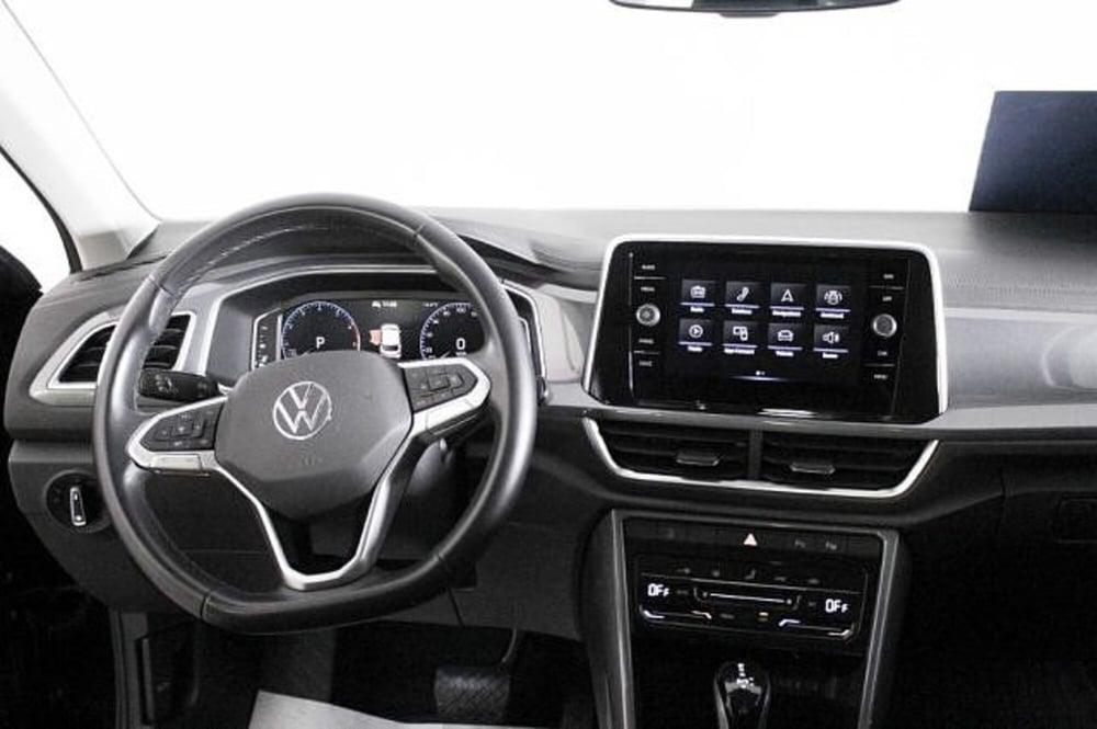 Volkswagen T-Roc Cabrio usata a Novara (6)
