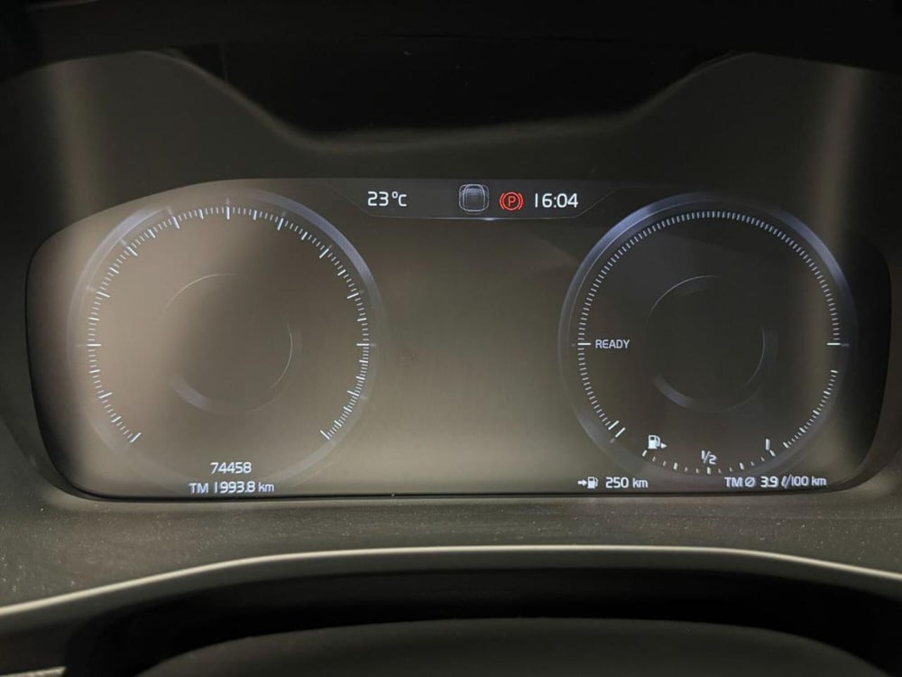 Volvo XC40 usata a Como (17)