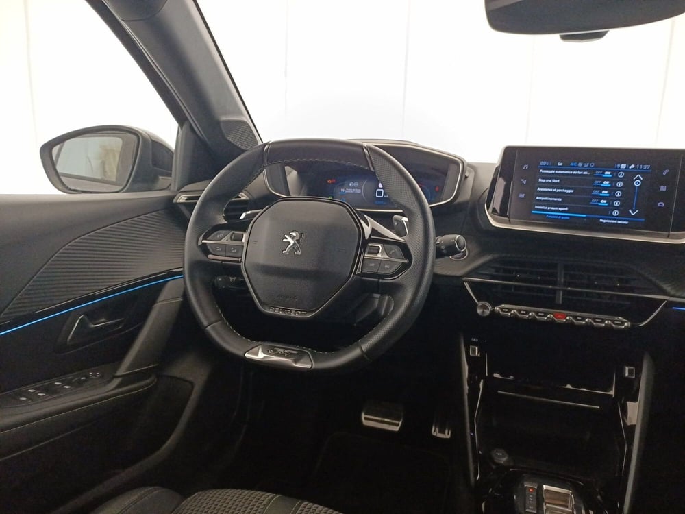 Peugeot 208 usata a Bari (10)