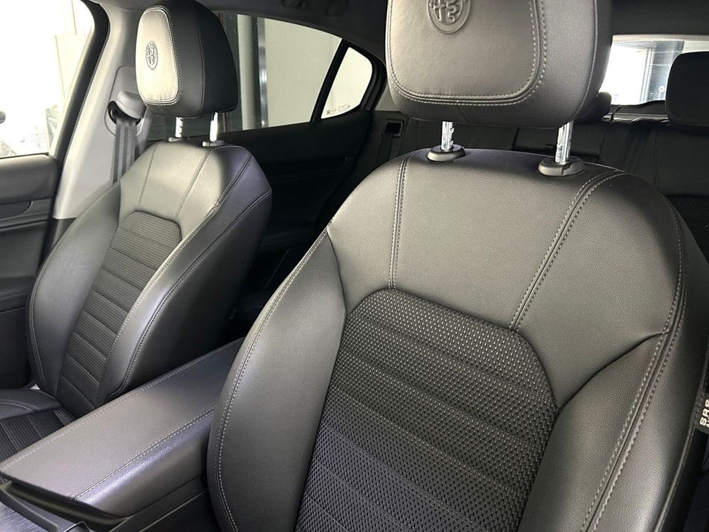 Alfa Romeo Stelvio usata a Ferrara (10)