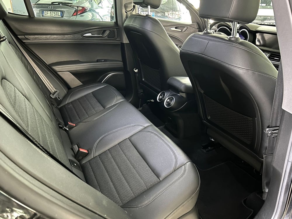 Alfa Romeo Stelvio usata a Ferrara (13)