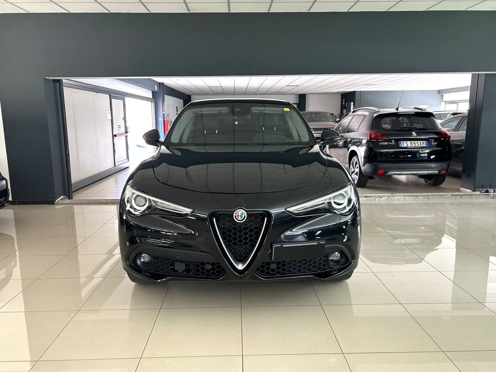Alfa Romeo Stelvio usata a Ferrara (2)