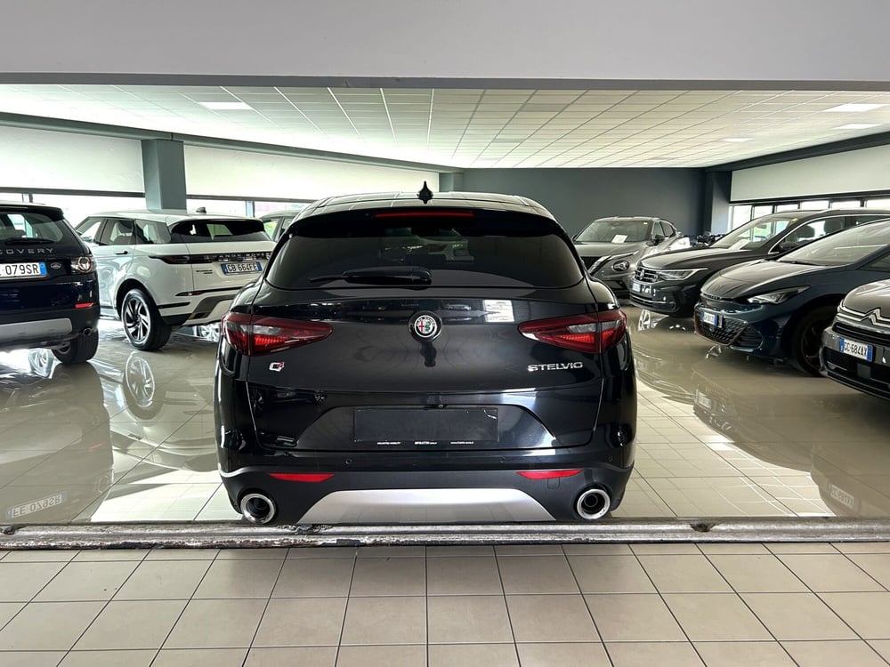 Alfa Romeo Stelvio usata a Ferrara (5)