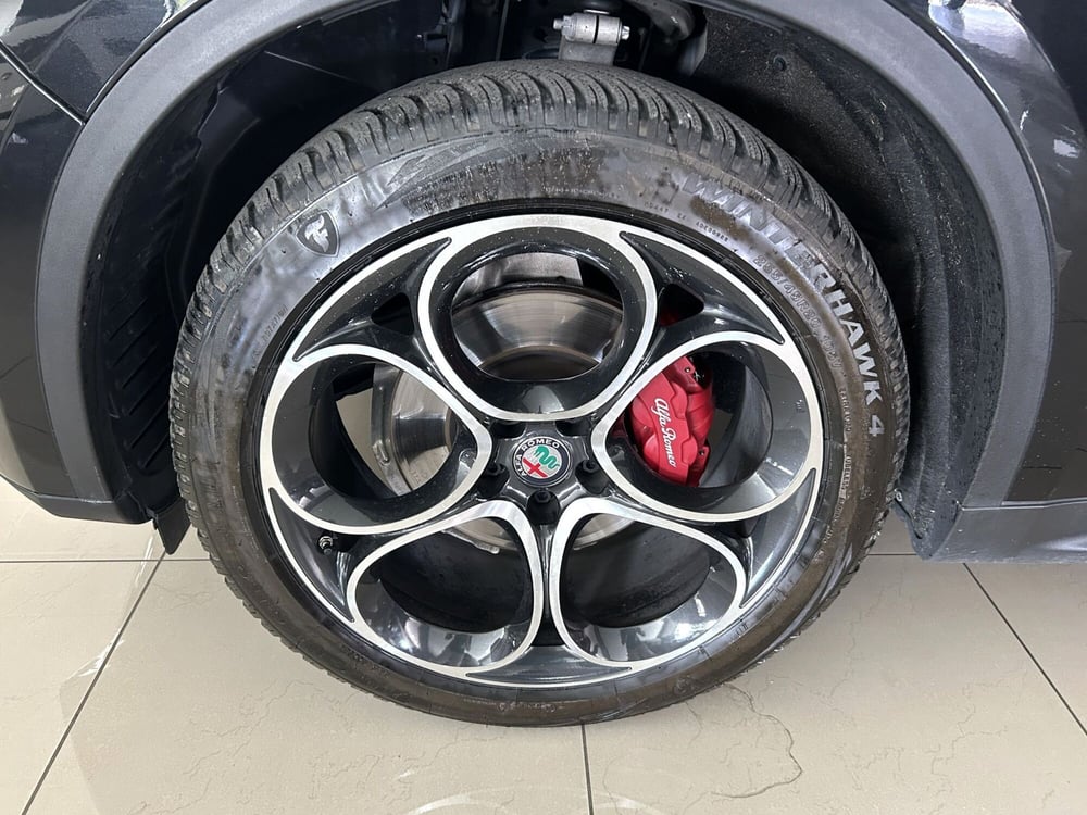 Alfa Romeo Stelvio usata a Ferrara (7)