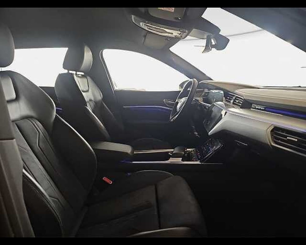 Audi Q8 Sportback usata a Roma (8)