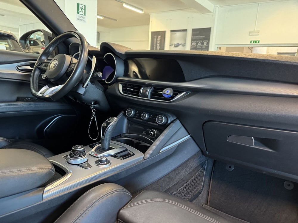 Alfa Romeo Stelvio usata a Messina (10)