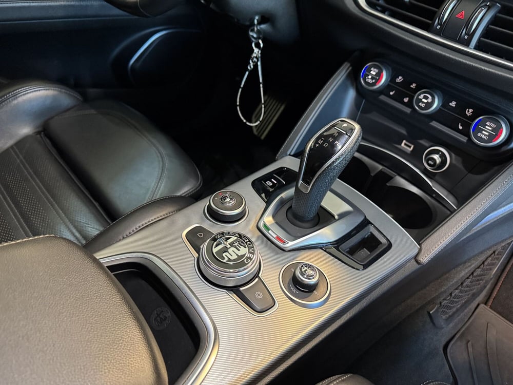 Alfa Romeo Stelvio usata a Messina (14)